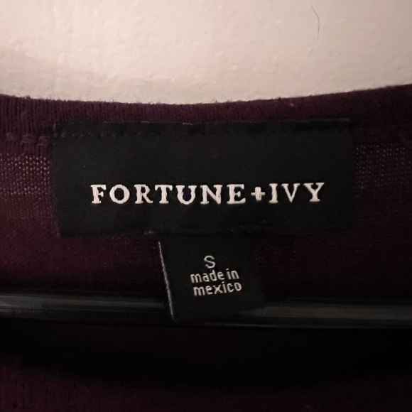 Fortune, ivy, plum, colored sweater with tortoiseshell buttons - Picture 2 of 3